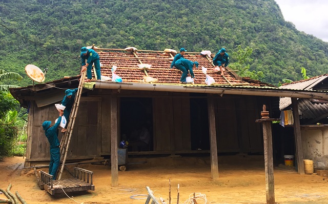 Organizing for building protection against natural disasters in Truong Son commune, Quang Ninh district, Quang Binh province