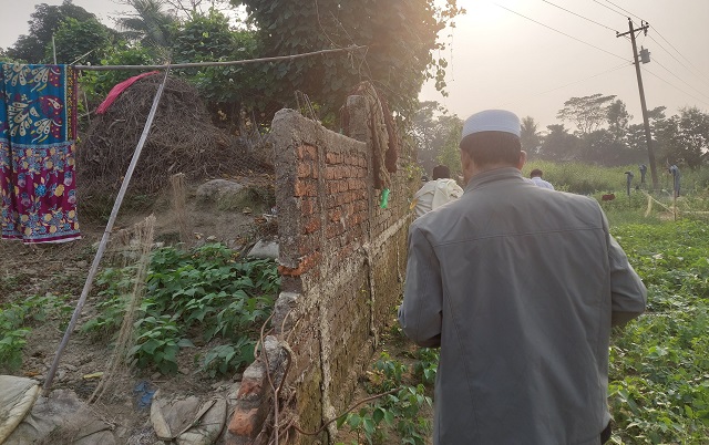 Local level intervention to protect homestead from flood at Vim Khali village (Paknar Haor) under Jamalganj upazilla of Sunamganj district.