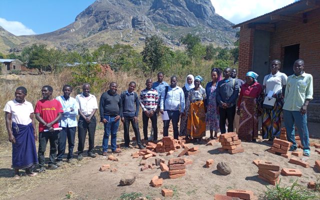 Village committee meeting in Nkupu